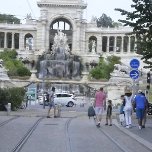 Joli T2 Refait à Neuf, Lumineux Et Accessible , Marseille France